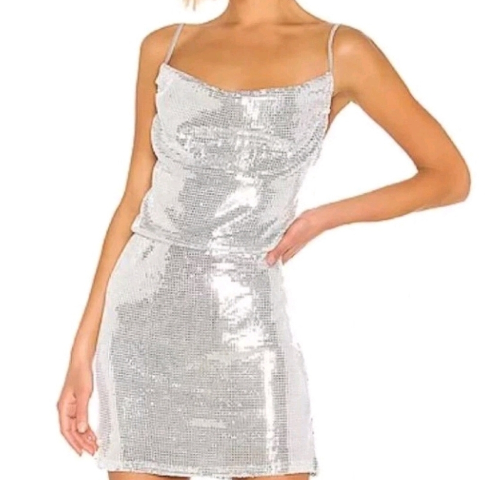 Kendall & Kylie Shimmering Silver Mini Dress. 4/6